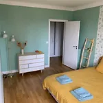 90m2 Lumineux, Centre, Vue Eglise Penchee Apartment *