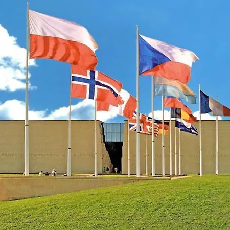 90m2 Lumineux, Centre, Vue Eglise Penchee * 캉