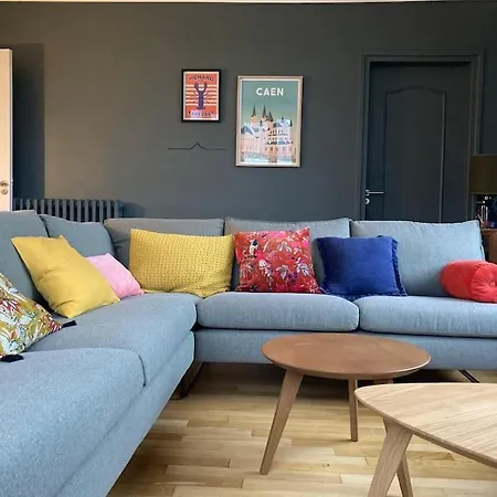 90m2 Lumineux, Centre, Vue Eglise Penchee Apartment *