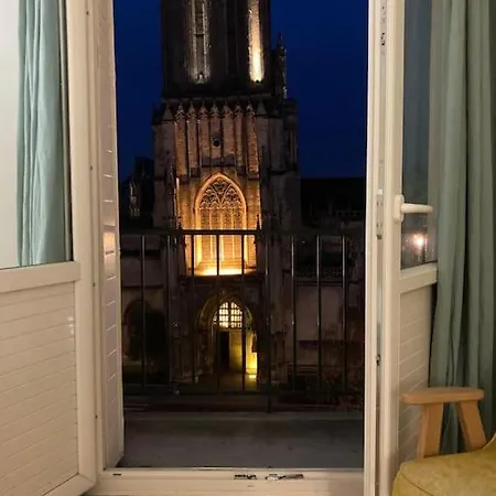 90m2 Lumineux, Centre, Vue Eglise Penchee