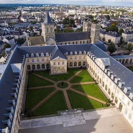 90m2 Lumineux, Centre, Vue Eglise Penchee Apartment *