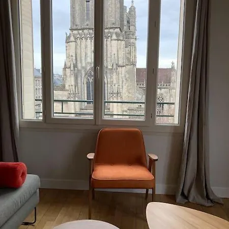 90m2 Lumineux, Centre, Vue Eglise Penchee 캉