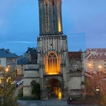 90m2 Lumineux, Centre, Vue Eglise Penchee Apartment Caen