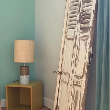 아파트 90m2 Lumineux, Centre, Vue Eglise Penchee