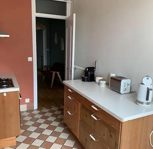 90m2 Lumineux, Centre, Vue Eglise Penchee Caen