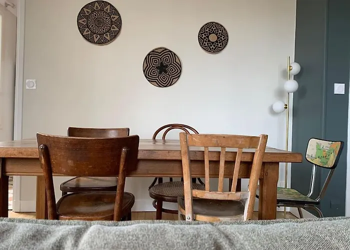 90m2 Lumineux, Centre, Vue Eglise Penchee Caen