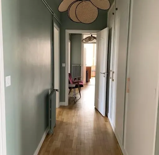 90m2 Lumineux, Centre, Vue Eglise Penchee Daire *