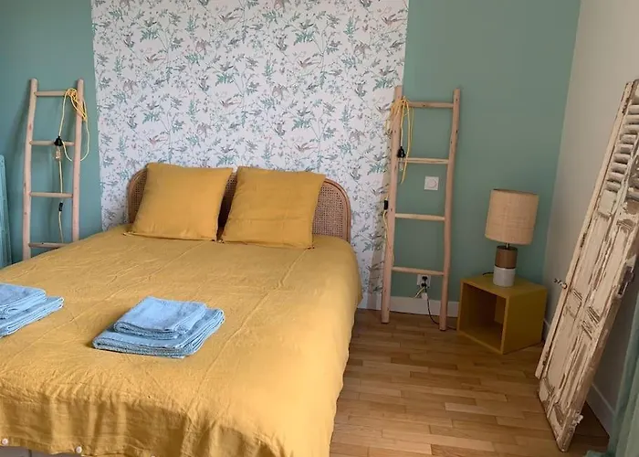 90m2 Lumineux, Centre, Vue Eglise Penchee Daire