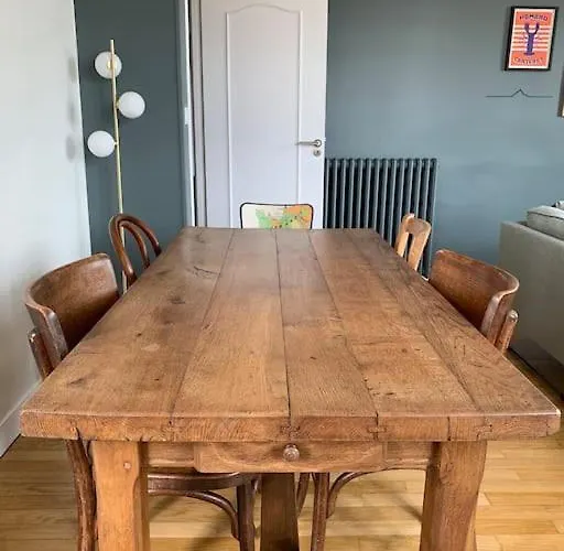 90m2 Lumineux, Centre, Vue Eglise Penchee Daire *